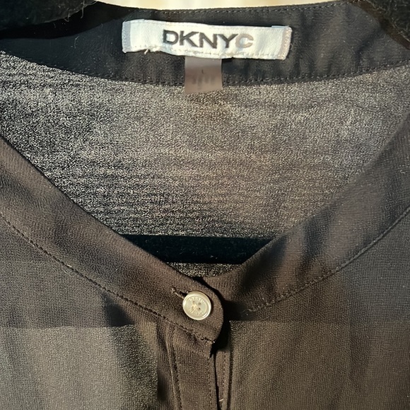 DKNYC blouse and top L - Picture 5 of 7